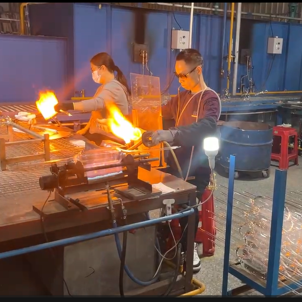 Blown Glass İşıqlandırma Sənəti: Nə qədər güclü işıqlandırma sənətkarlıqları unikal qapalı həllər