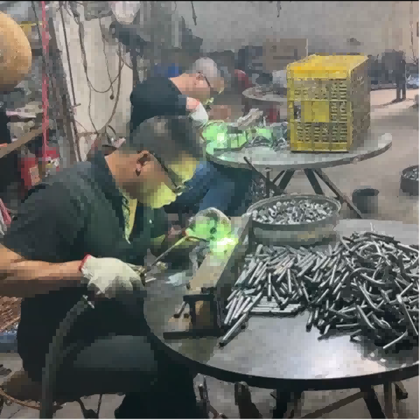 Hər əyrinin dəqiqliyi: Qlobal işıqlandırma müştəriləri üçün güclü işıqlandırma sənətkarlıqları davamlı metal borular